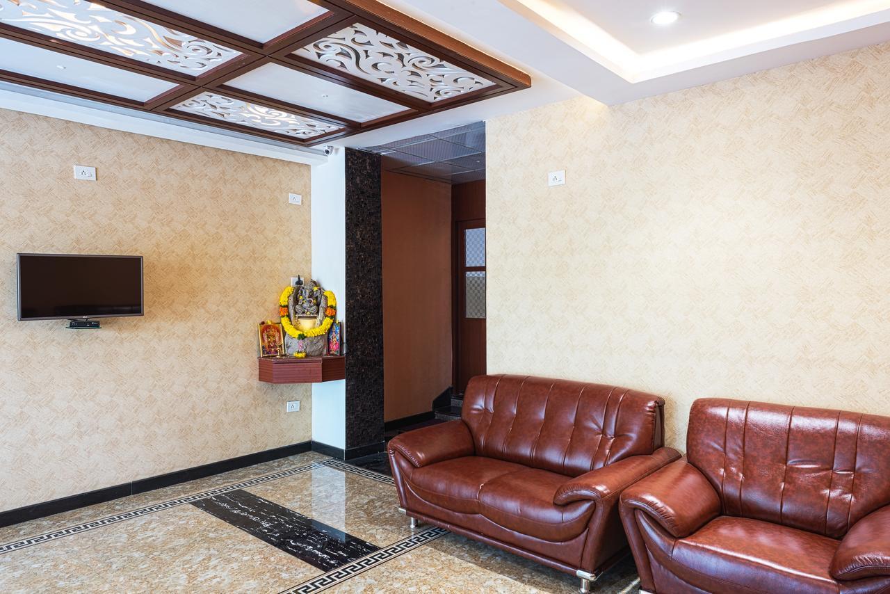 Hotel Treebo Empire Vijayawāda Esterno foto