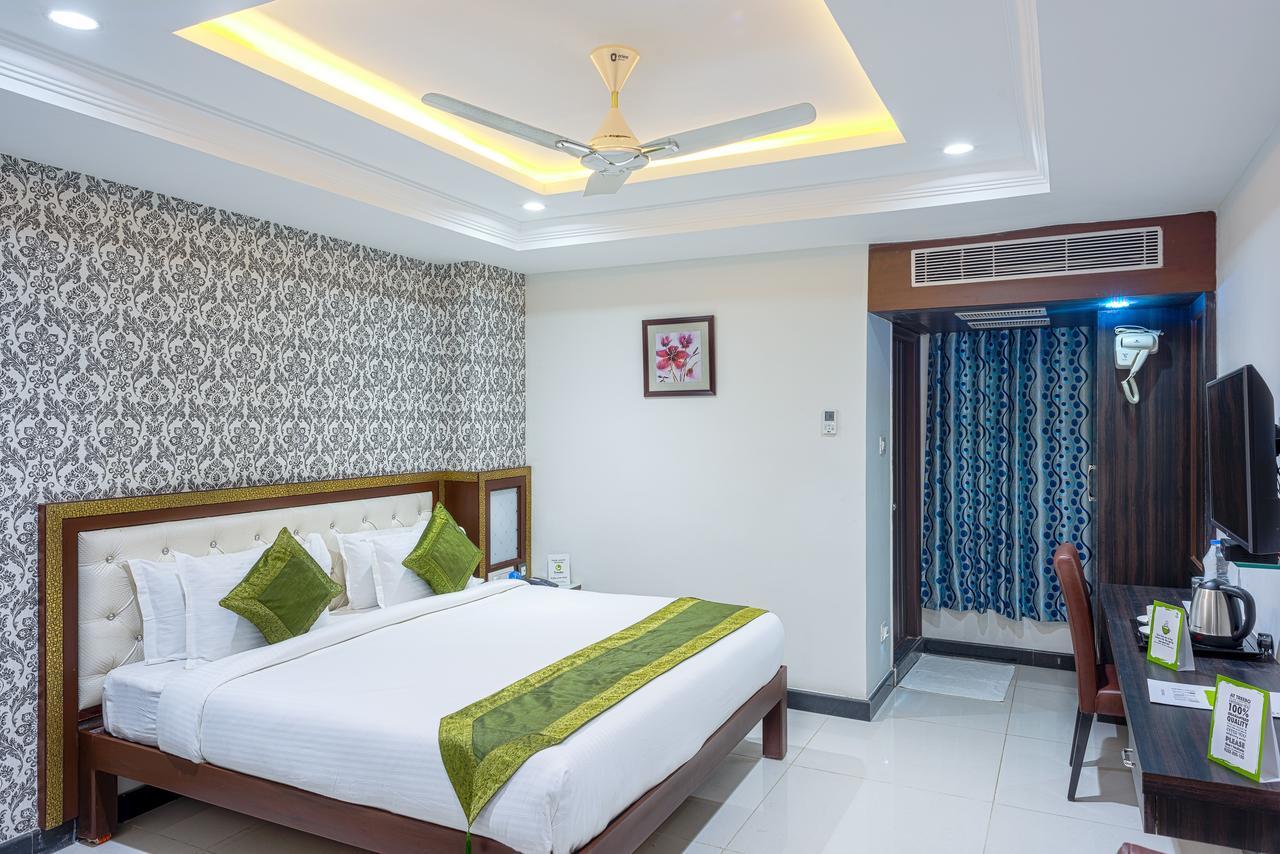 Hotel Treebo Empire Vijayawāda Esterno foto