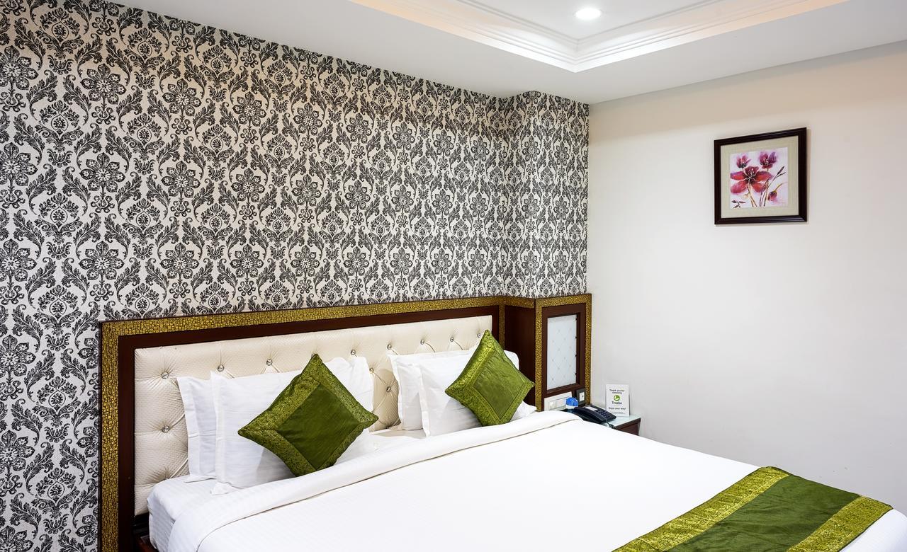 Hotel Treebo Empire Vijayawāda Esterno foto