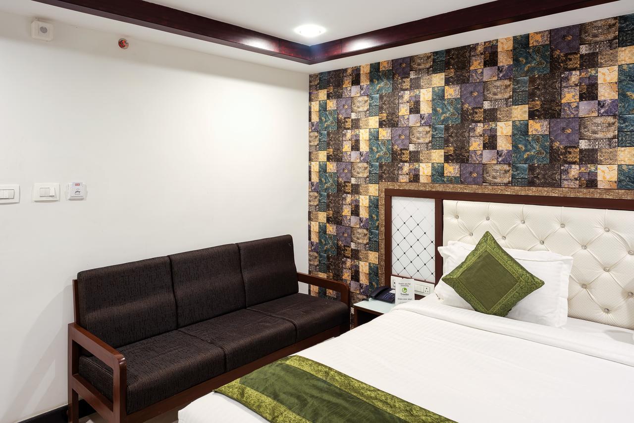 Hotel Treebo Empire Vijayawāda Esterno foto